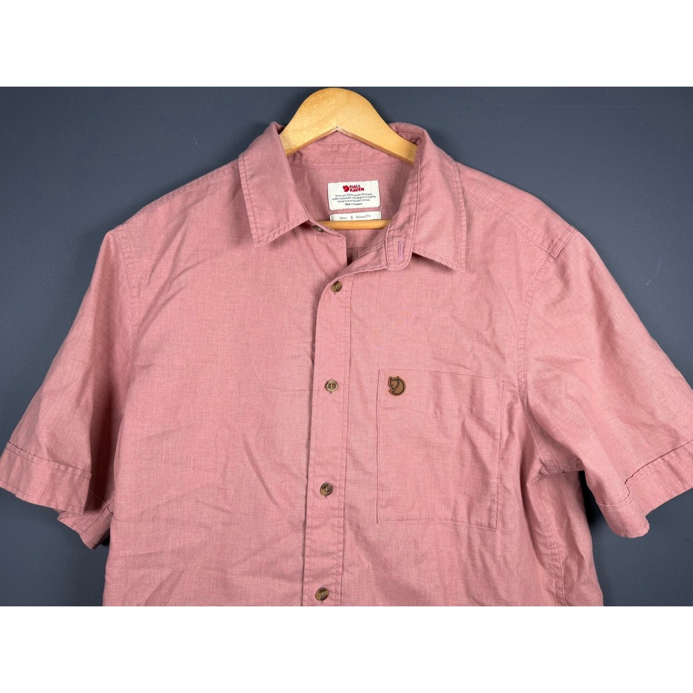 Fjallraven Ovik Travel Shirt Mens Small Relaxed Fit Pink Button Down